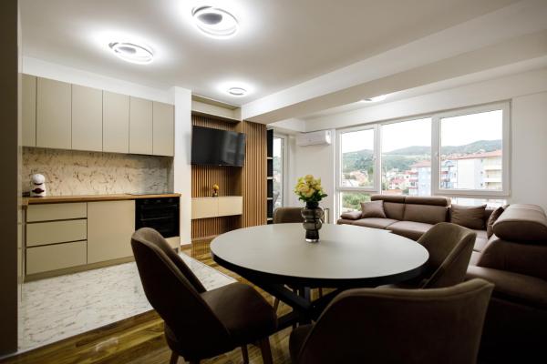 Na zdjęciu widoczny jest obiekt New Ultra-Modern 2BR Apartment położony w mieście Bansko.