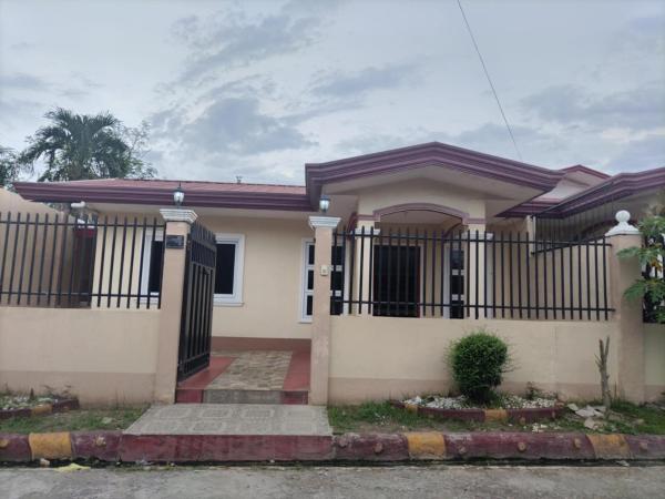 En la foto se muestra el objeto Casa Rosalita ubicado en la ciudad de Bunguyon.
