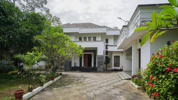 Na foto é possível ver o objeto Badhram Homestay 4bhk localizado na cidade de Alleppey.