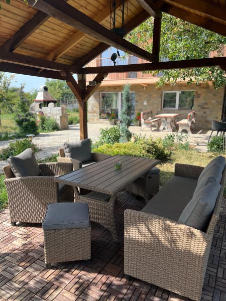 På billedet ses objektet Guesthouse Greenview beliggende i byen Godech.