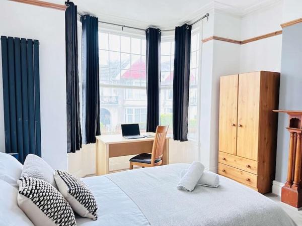 A la foto es mostra l'objecte 6 bed house in Uplands situat a la ciutat de Sketty.