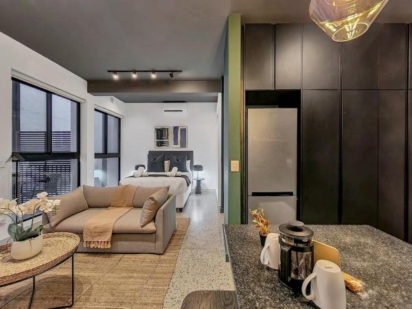 Φωτογραφία 5: Spacious, balcony, Rooftop pool, balcony, AC