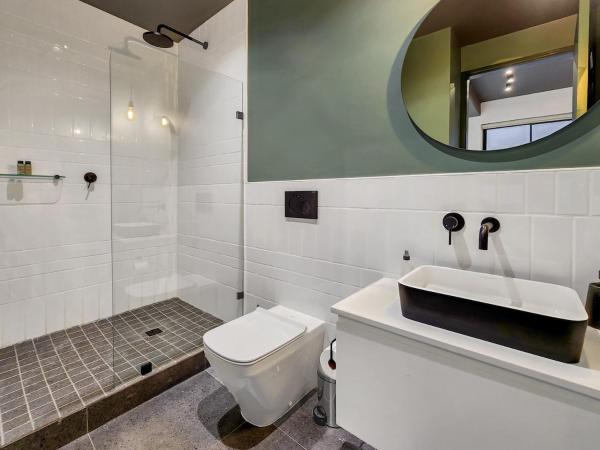 Φωτογραφία 7: Spacious, balcony, Rooftop pool, balcony, AC