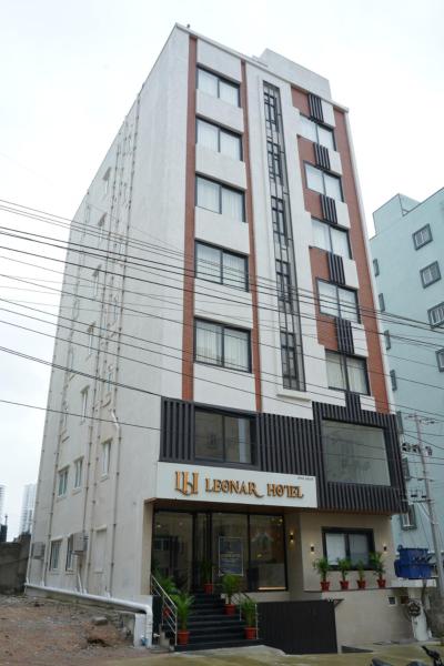 Na zdjęciu widoczny jest obiekt Leonar Hotel Kokapet położony w mieście Gundipet.