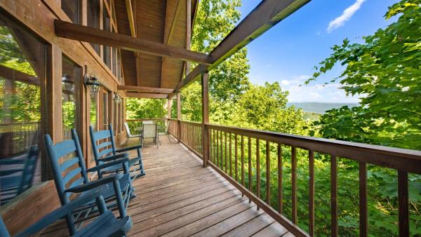 A la foto es mostra l'objecte Mountain View Cabin with Hot Tub, Fire Pit & Deck situat a la ciutat de Sevierville.