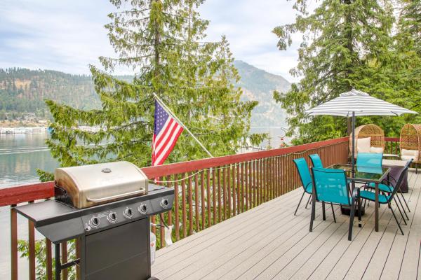 Auf dem Foto ist das Objekt Fish and Bike Lake Pend Oreille Gem with Hot Tub! in der Stadt Careywood zu sehen.