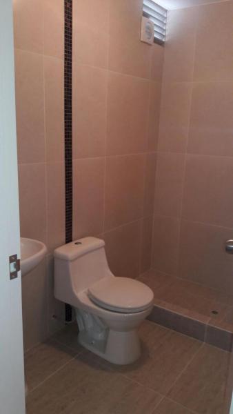 A la foto es mostra l'objecte habitaciones privadas situat a la ciutat de Lima.