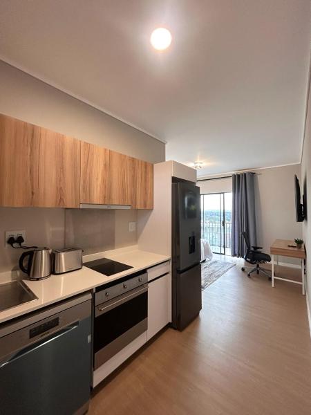 Yang Suite B - Modern Studio Apartment - Randburg