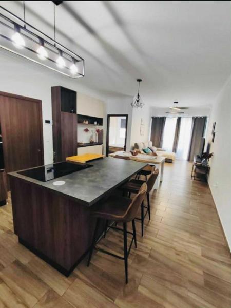 Στη φωτογραφία φαίνεται το αντικείμενο Modern and Spacious 3-Bed Apartment, Steps from the Beach που βρίσκεται στην πόλη Bugibba.