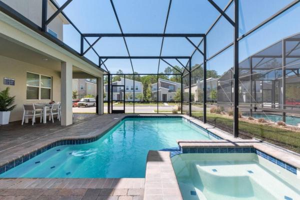 Luxury 9br Villa W/ Pool, Theater & Game Room - Kissimmee, FL