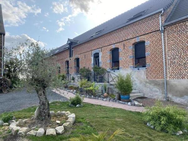 A la foto es mostra l'objecte Gîte familial tout inclus avec cour, terrasse et équipements équestres, proche du Parc Naturel de l'Avesnois - FR-1-510-190 situat a la ciutat de Ruesnes.