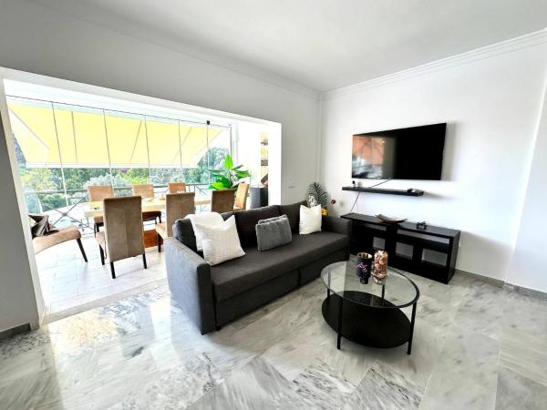 Luxury Villa W Seaview Cabopino - Marbella