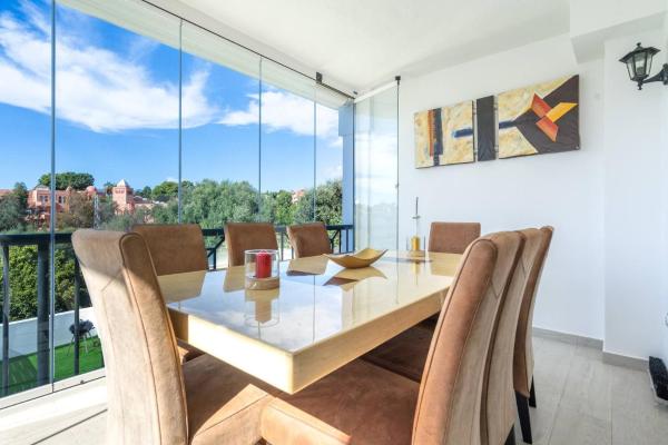 Kuvassa näkyy kohde Luxury villa w seaview Cabopino, joka sijaitsee kaupungissa Marbella.