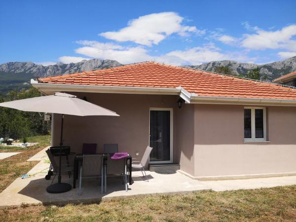 A la foto es mostra l'objecte House Kona situat a la ciutat de Donji Murići.