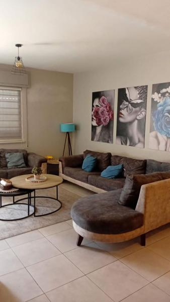 På billedet ses objektet Cozy Garden Flat near Manara Arts beliggende i byen Amman.
