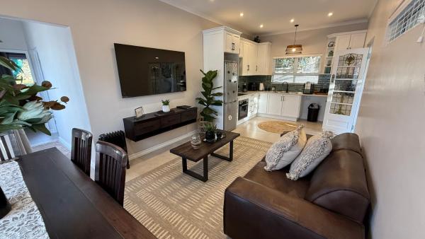 A la foto es mostra l'objecte The Urban Elm Guesthouse situat a la ciutat de Antwerp.