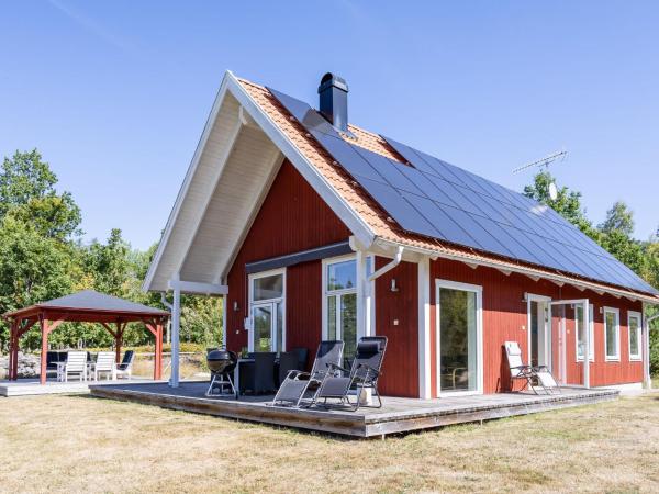 På billedet ses objektet Holiday Home Skogstorp by Interhome beliggende i byen Holmsjö.
