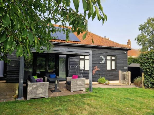 A la foto es mostra l'objecte Swift Host - Owl Barn - Sleeps 2 - EV Charger - Pet Friendly situat a la ciutat de Seething.