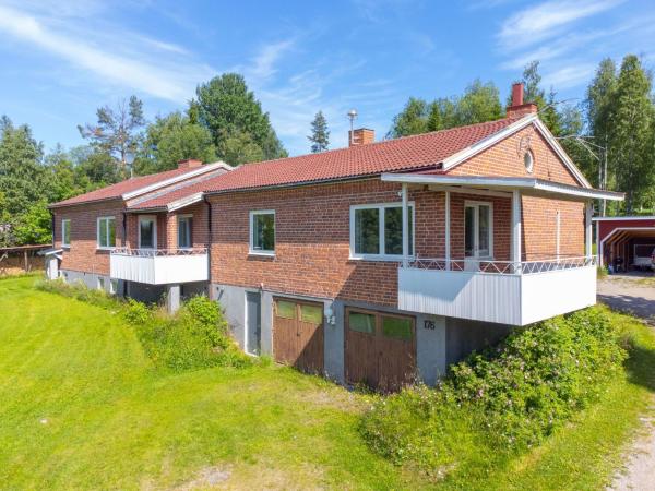 Na fotografii je vidět objekt Holiday Home Linsell Villan by Interhome nacházející se ve městě Sveg.