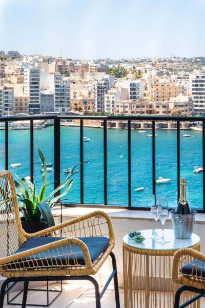 A la foto es mostra l'objecte Prime Location 3BR Apartment with Stunning View by ArcoBnb situat a la ciutat de Sliema.