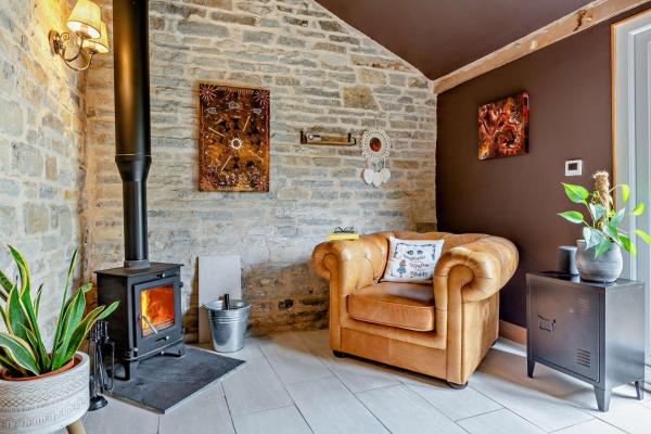 A la foto es mostra l'objecte Ivy Leaf Farm Barn situat a la ciutat de Somerton.
