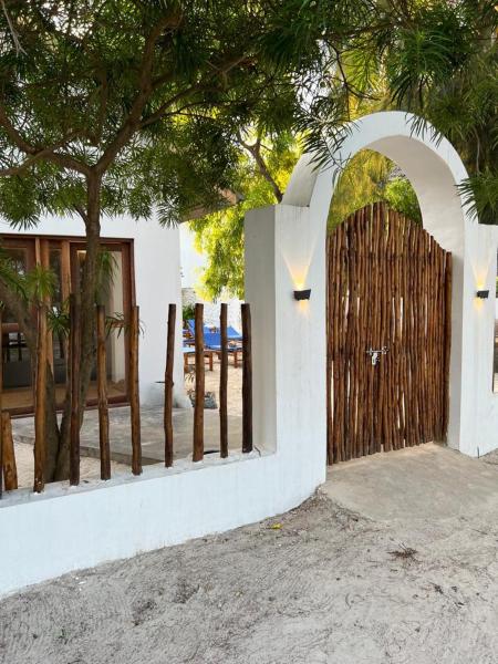 Auf dem Foto ist das Objekt Beach Villa by Liv Zanzibar in der Stadt Paje zu sehen.