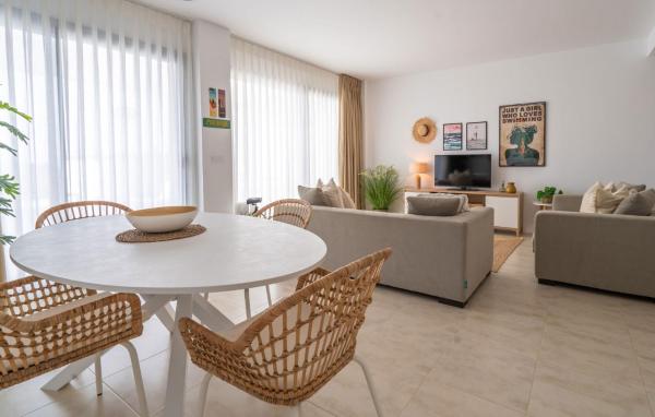 A la foto es mostra l'objecte Experience Elevated Living at this Pure South Penthouse situat a la ciutat de Manilva.