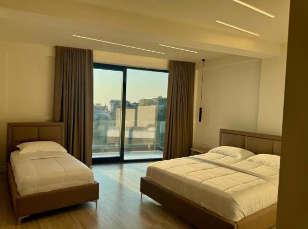 A la foto es mostra l'objecte Hotel Gramozi situat a la ciutat de Kaninë.