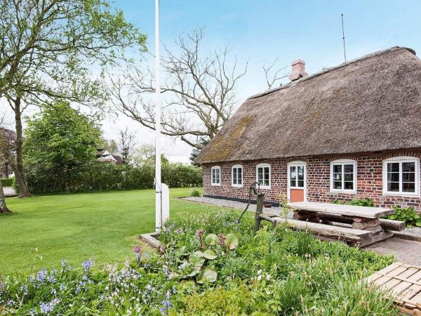 Na zdjęciu widoczny jest obiekt 4 person holiday home in Bredebro-By Traum położony w mieście Buntje-Ballum.