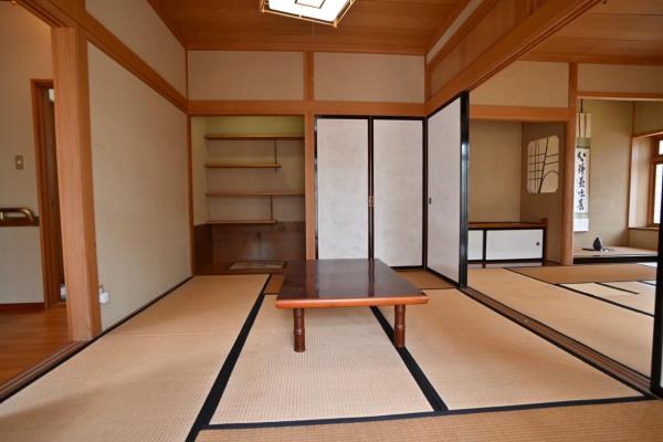Foto 4: みんぱく明治村