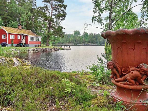 Auf dem Foto ist das Objekt 5 person holiday home in ÅKERSBERGA in der Stadt Uddeby zu sehen.