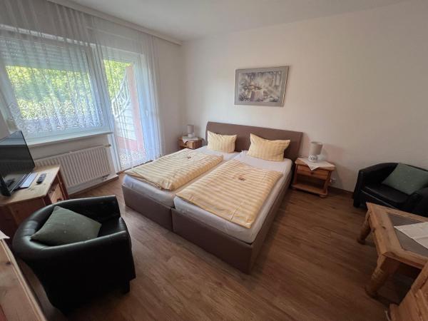 Na zdjęciu widoczny jest obiekt Haus Wiesengrund położony w mieście Thale.