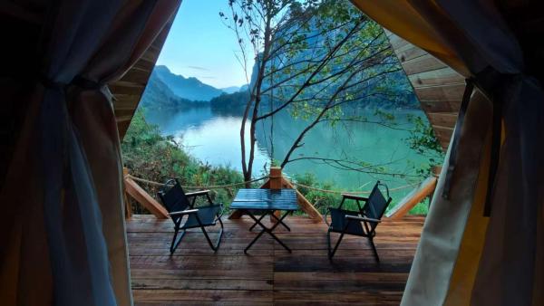 Op de foto is het object Papaya Resort Nong Khiaw te zien, gelegen in de stad Nam Bak.