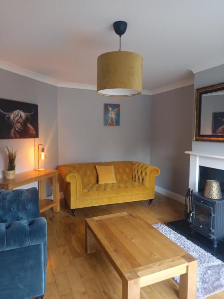 På billedet ses objektet Gorgeous 3 bedroomed house 17 sheen view beliggende i byen Killowen.