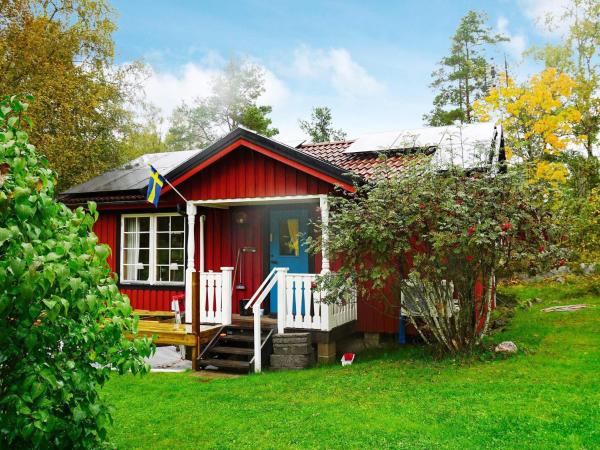 Na zdjęciu widoczny jest obiekt 4 person holiday home in ÖREGRUND położony w mieście Öregrund.