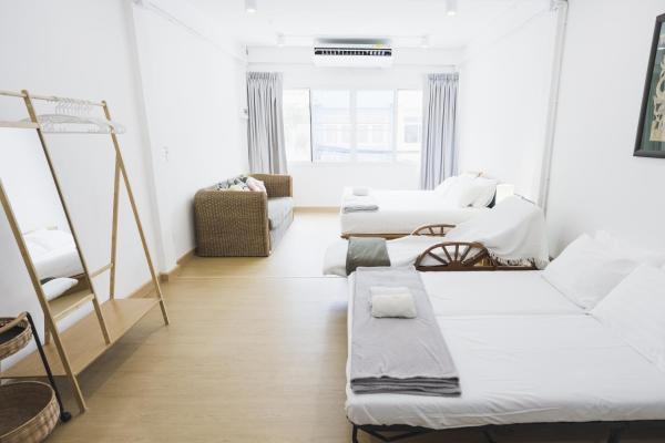 Nitichai Place, Private Sukhumvit Townhome 8PAX, Bangkok