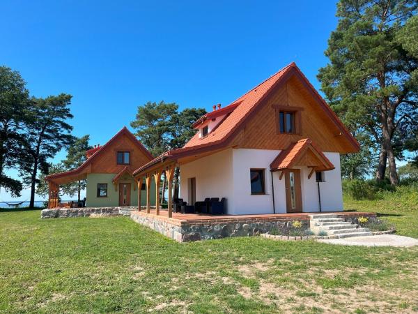 Na fotografii je vidět objekt Domki na Skarpie - Wypoczynek z widokiem na Zalew - Frombork nacházející se ve městě Frombork.