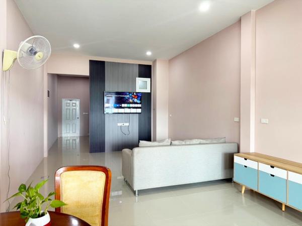 Na fotografii je vidět objekt House Near Hatyai City, 5-7pax, Free2Parking&Wi-Fi nacházející se ve městě Ban Nong Bua.