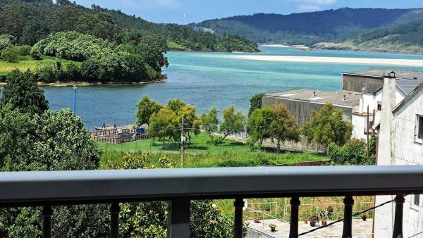 Na fotografii je vidět objekt Amanecer del Mar Apartment nacházející se ve městě Sinde.