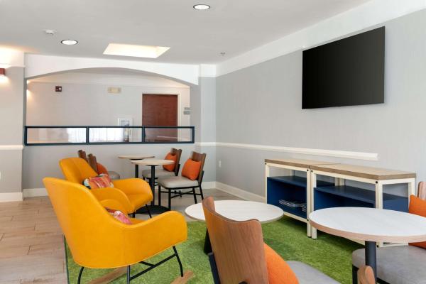 Foto 3: Spark by Hilton Savannah Airport