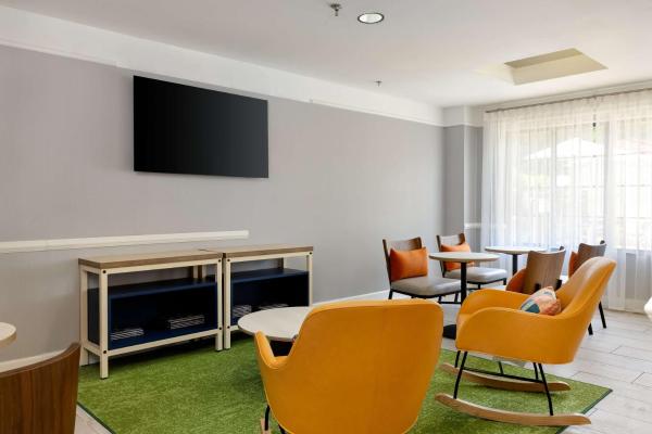 Foto 4: Spark by Hilton Savannah Airport