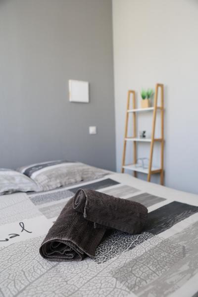 På billedet ses objektet Studio proche du centre ville - Studio Printemps beliggende i byen Bourges.