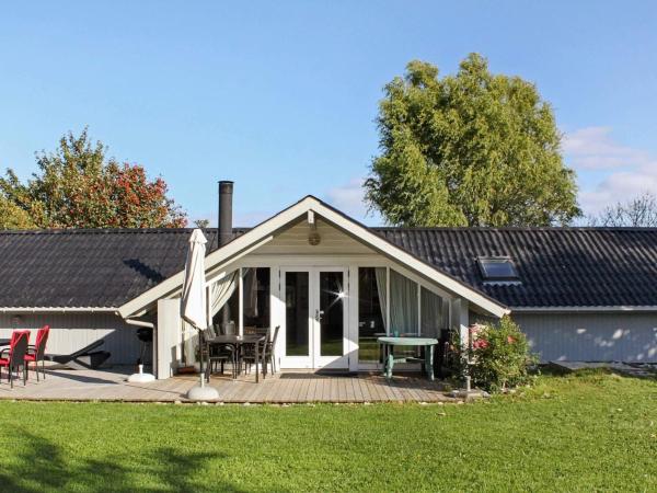 Auf dem Foto ist das Objekt Cozy Retreat with Spa - By Traum Ferienwohnungen in der Stadt Sarup zu sehen.