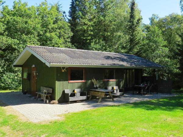 Na zdjęciu widoczny jest obiekt 4 person holiday home in Hals położony w mieście Øster Melholt.