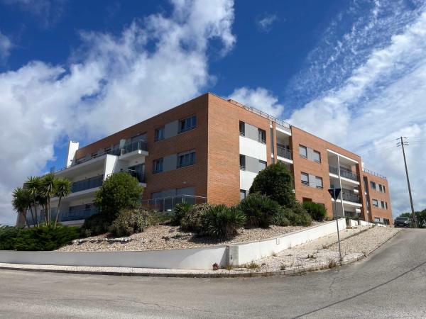 Stylish & Spacious Apartment With Balcony - Lourinhã