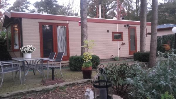 På billedet ses objektet Jachtslot Chalet J8 beliggende i byen Doornspijk.