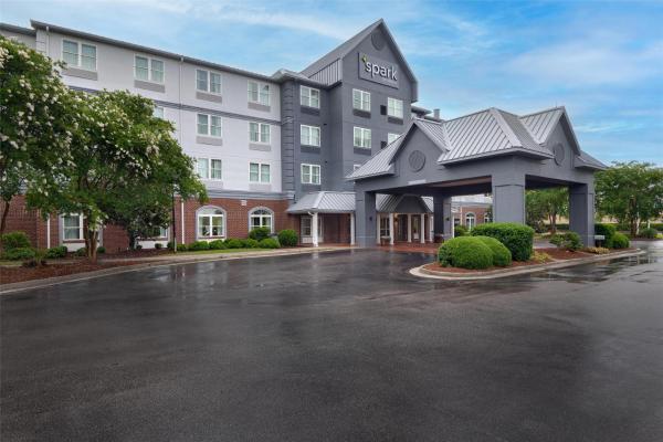 Foto 1: Spark by Hilton Summerville