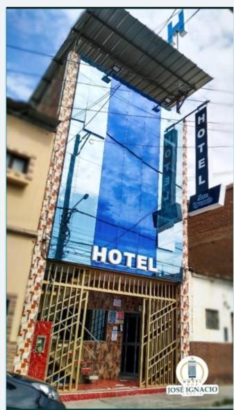 A la foto es mostra l'objecte Hotel Jose Ignacio Chepen situat a la ciutat de Chepén.