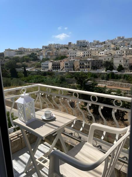Στη φωτογραφία φαίνεται το αντικείμενο Villa Arjuza που βρίσκεται στην πόλη Tal-Għoqod.