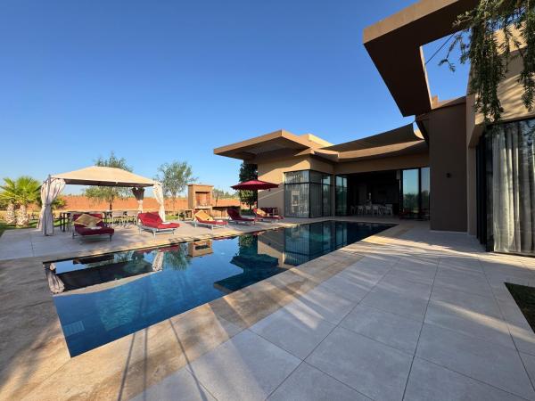 写真にはOulad Mazoug市にあるVilla Badia, 30 minutes médina, 4 suites, piscineが写っています。